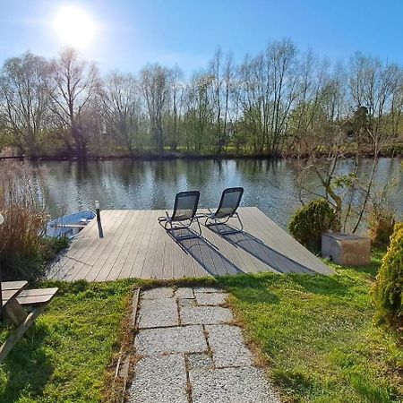 Het Witte Chalet Aan Het Water Van Monumentaal Fort Ooltgensplaat 외부 사진